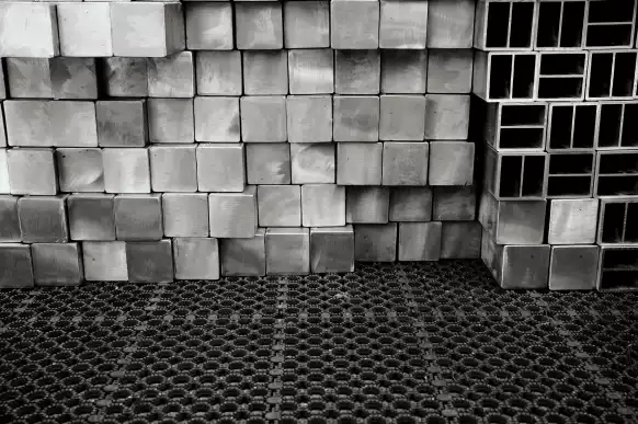 Квадрат стальной фото продукции на складе 